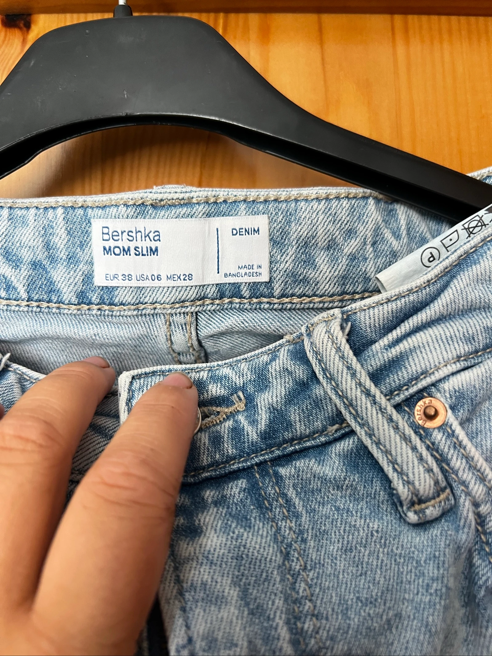Pantalones Mom slim Berska – photo 2